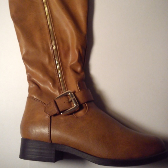 Leather Made Designer Handbag/computer size. - Picture 6 of 7